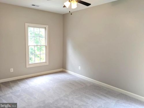 5936 Amber Ridge Rd, Haymarket VA  20169-2620 exterior