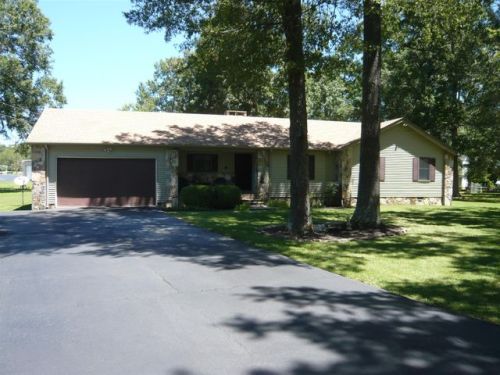 612 Sharondale Dr, Tullahoma, TN 37388-2856