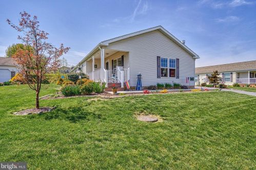 1 Crandle Dr, Carlisle, PA 17015-8129
