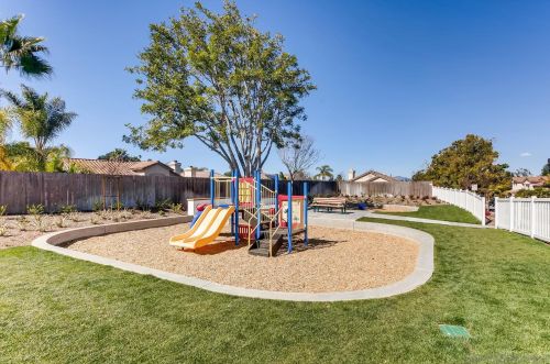 934 Gallery Dr, Oceanside CA  92057-7917 exterior