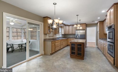 4471 Occoquan Overlook, Woodbridge VA  22192-6107 exterior