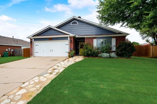 1024 Greenbend Dr, Denton, TX 76210-8680