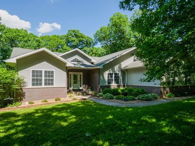 1484 Seneca Rd, Swisher, IA 52338-9523