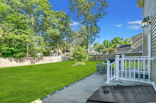 237 Woodycrest Dr, Holtsville NY  11742-1760 exterior