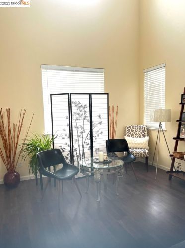 1052 Chesapeake Dr, West Pittsburg, CA 94565-4490