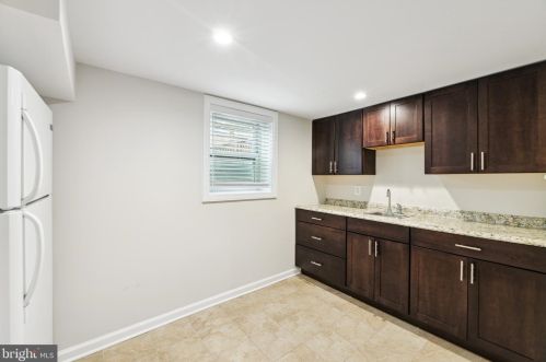 6005 Amherst Ave, Springfield VA 22150-3227 exterior