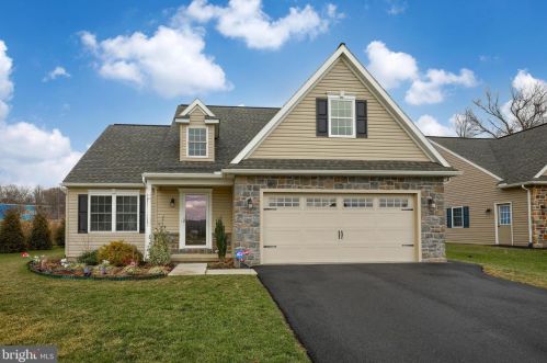 201 Abbey Ln, Beartown, PA 17555