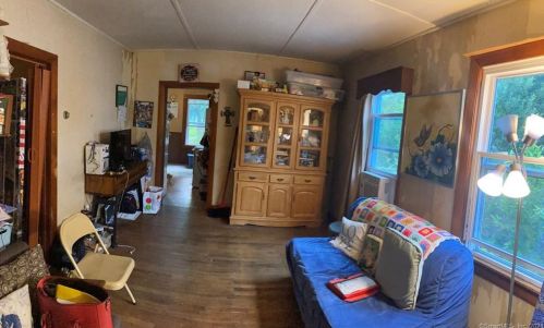 11 Prospect St, Pawcatuck CT 06379-2217 exterior