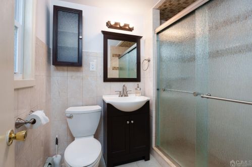 162 Prigmore St, East Brunswick NJ  08816-3176 exterior