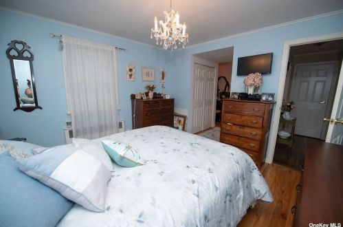 20 Ross Ave, Huntington Station NY  11747-2647 exterior