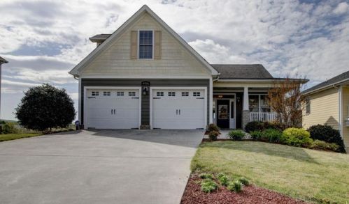 4906 Beaufort Ct, Roanoke, VA 24019-5465