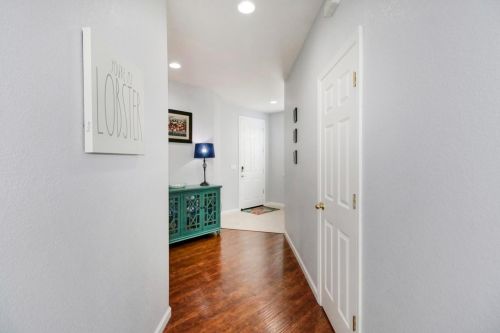 9674 Two Harbors Dr, Elk Grove CA  95624-4491 exterior