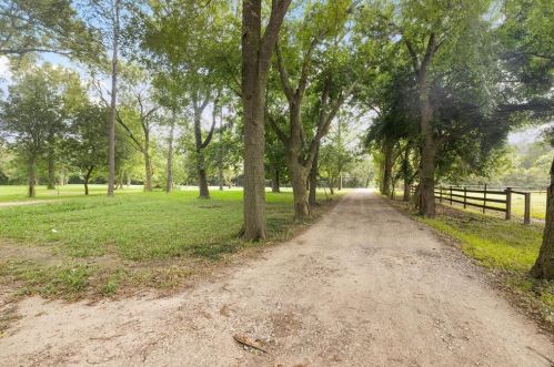 2310 Roy Rd, Pearland TX 77581-7681 exterior