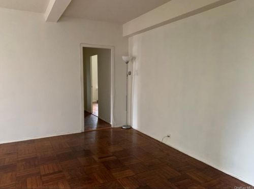 89 Metropolitan Oval, Bronx NY  10462-6400 exterior