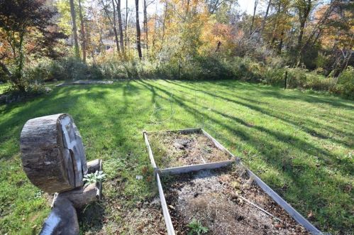 168 Sea Hill Rd, North Branford CT  06471-1406 exterior