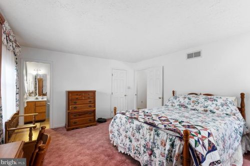 504 Jasper Ct, Woodstock VA  22664-1459 exterior
