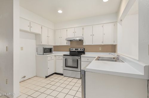 4428 Turquoise Ave, Glendale AZ 85302-1149 exterior