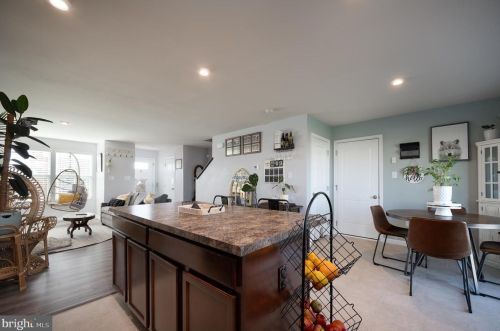 318 Bluecoat St, Dover DE  19901-8862 exterior