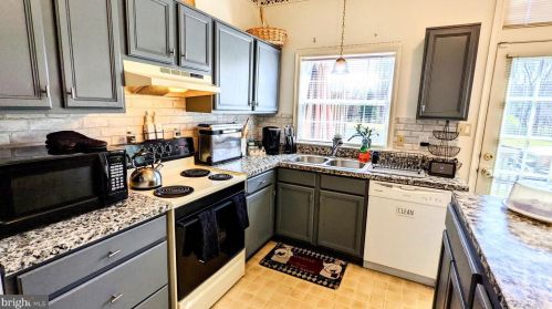 4102 Brookside Ct, Molino PA  17961-9315 exterior