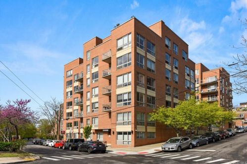 3585 Greystone Ave, Bronx NY  10463-2222 exterior