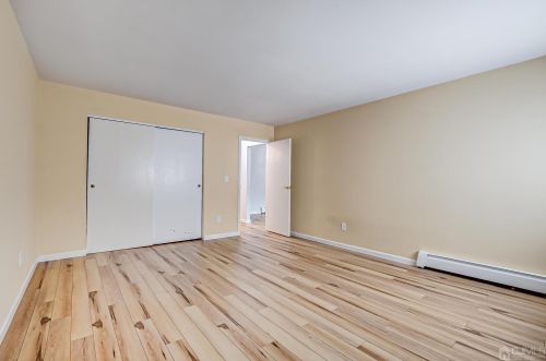 728 Cricket Ln, Woodbridge NJ  exterior