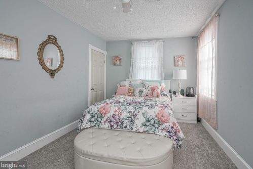 200 Delsea Dr, West Deptford NJ  08093-1221 exterior