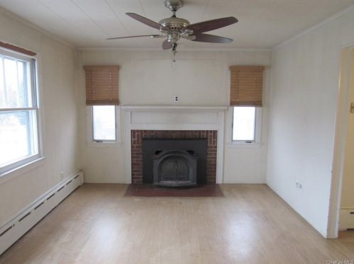 2347 Crompond Rd, Yorktown Hgts NY  10598-3735 exterior