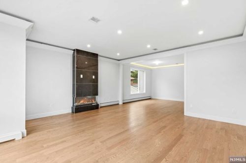 59 Lawton Ave, Cliffside Park NJ  07010-3023 exterior