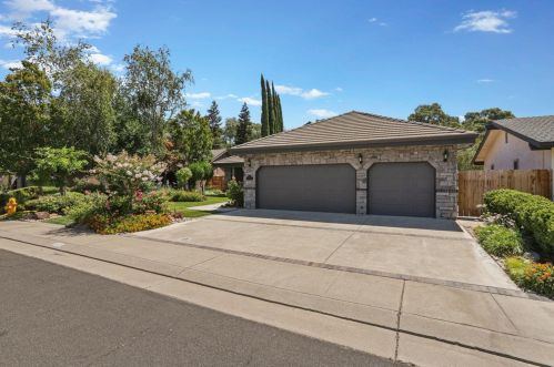 19624 Meadow View Dr, Woodbridge, CA 95258-9337