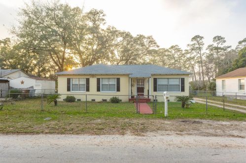 5229 Nimitz Rd, Milton, FL 32583-5321