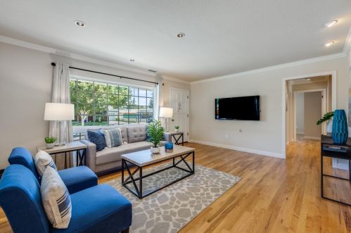 850 Iowa Ave, Sunnyvale, CA 94086-7568