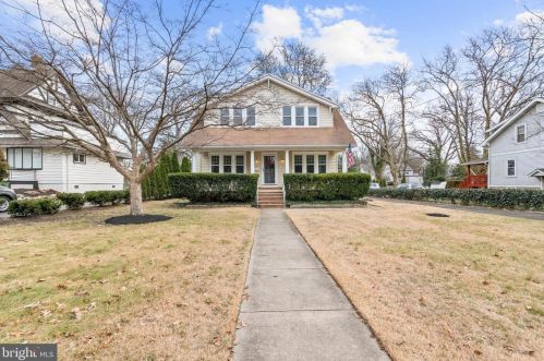 211 Lexington Ave, Camden, NJ 08109-1925