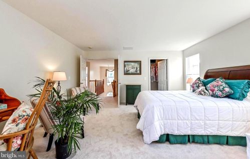 34 Stocks St, Lovettsville VA  20180-8640 exterior
