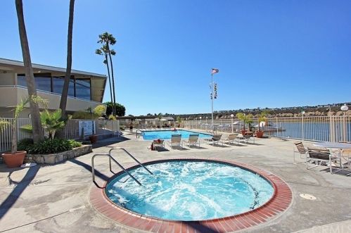 58 Saratoga, Newport Beach CA  92660-6148 exterior