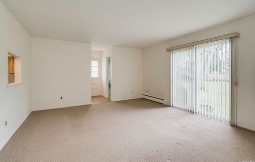 68 Holly Dr, Elwood NY  11731-5226 exterior