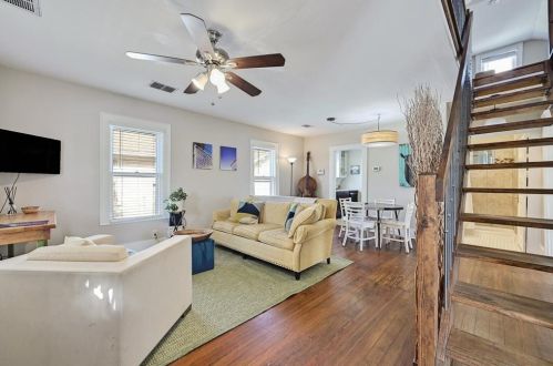 918 51st St, Austin TX  78751-2204 exterior