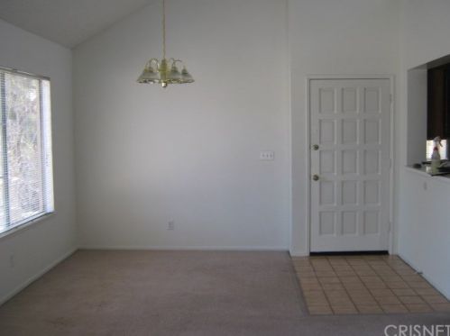 23807 Del Monte Dr, Santa Clarita, CA 91355-3374