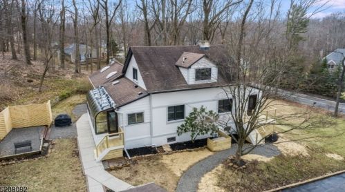 104 King George Rd, Warren NJ  07059-6955 exterior