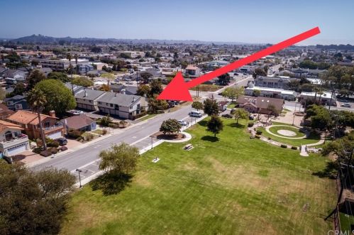 238 10th St, Pismo Beach, CA 93433-4107