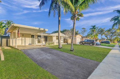 2003 37th Ave, Hollywood FL  33021-4320 exterior