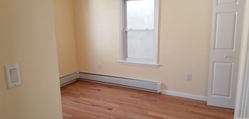 186 Beach 27th St, Far Rockaway, NY 11691-2208