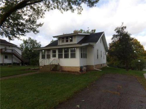 933 Main St, Norwalk, IA 50211-1324