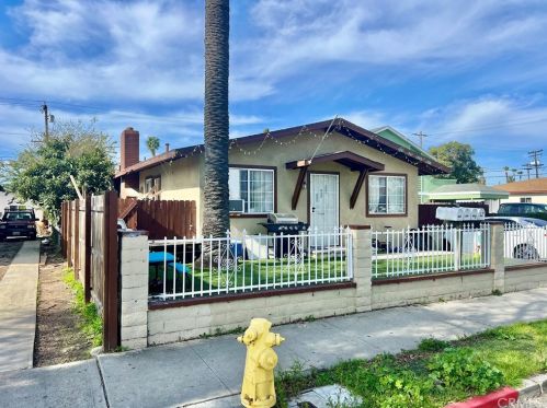 825 Claudina St, Anaheim, CA 92805-1906