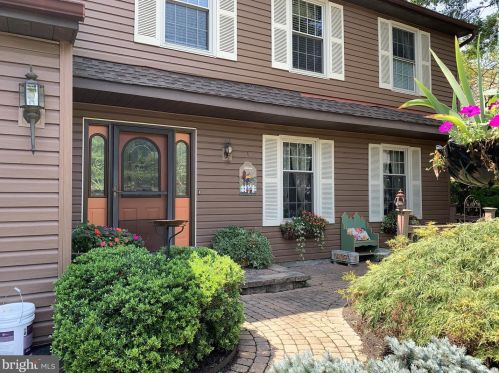 1331 Westminster Dr, Downingtown PA  19335-3652 exterior