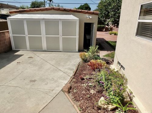 2610 Kansas Ave, South Gate CA 90280-4021 exterior