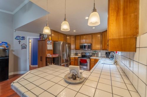 233 O St, Lathrop CA  95330-9661 exterior