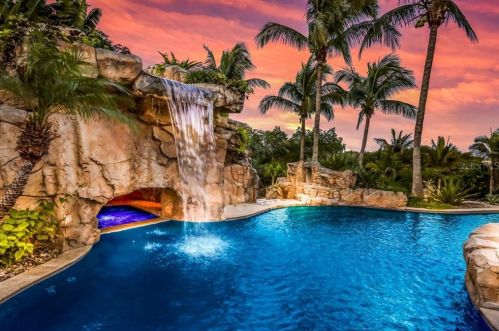 2718 Casey Ky Rd, Nokomis FL  34275-3306 exterior