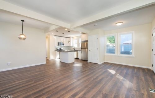 40 Arverne Ter, Irvington NJ  07111-3815 exterior