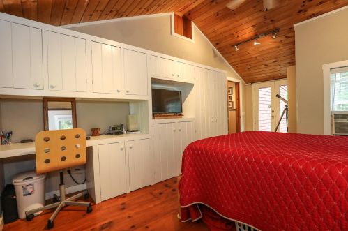 756 Bog Rd, Hillsboro NH  03244-4449 exterior