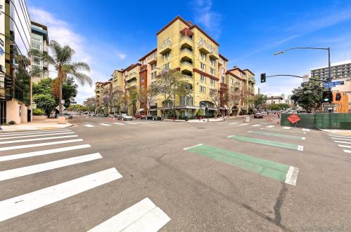 1501 Front St, San Diego CA  92101-2973 exterior